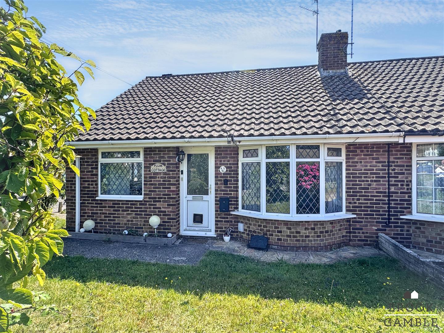 2 Bedroom Bungalow. Victoria Close in Polegate,  15